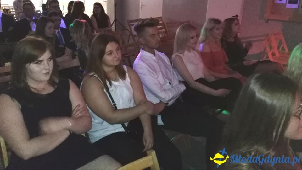 CKZiU nr 2 - Uroczyste chwile z pożegnania maturzystów 2019