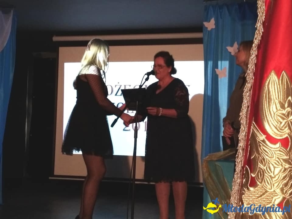 CKZiU nr 2 - Uroczyste chwile z pożegnania maturzystów 2019