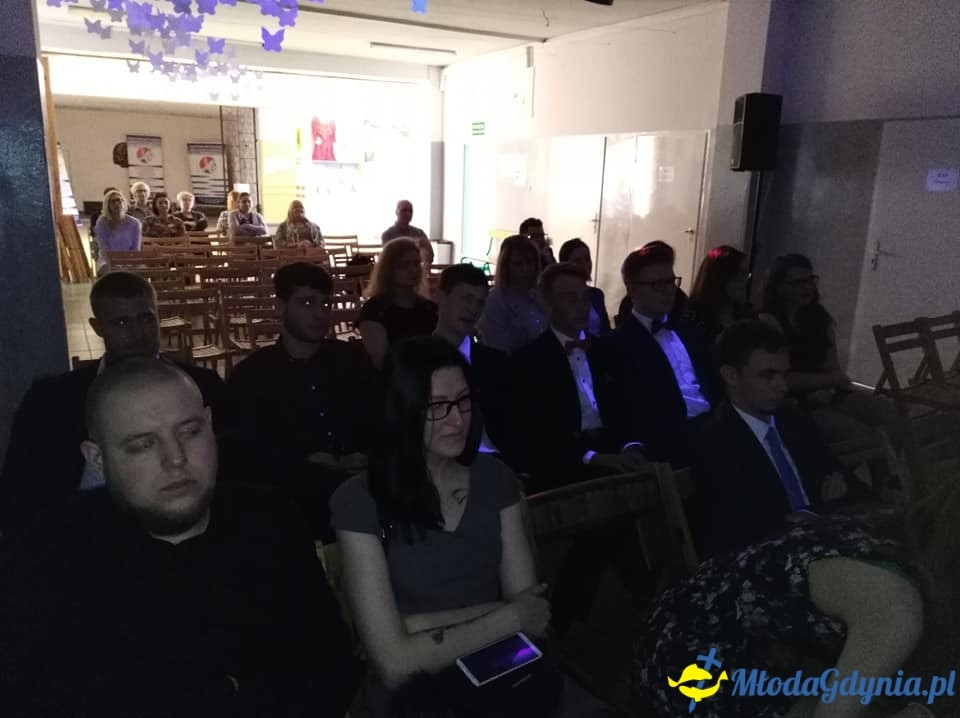 CKZiU nr 2 - Uroczyste chwile z pożegnania maturzystów 2019