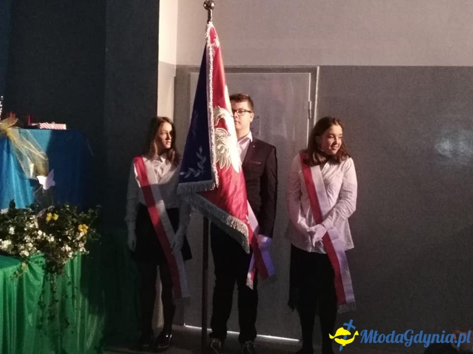 CKZiU nr 2 - Uroczyste chwile z pożegnania maturzystów 2019