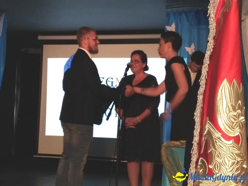 CKZiU nr 2 - Uroczyste chwile z pożegnania maturzystów 2019