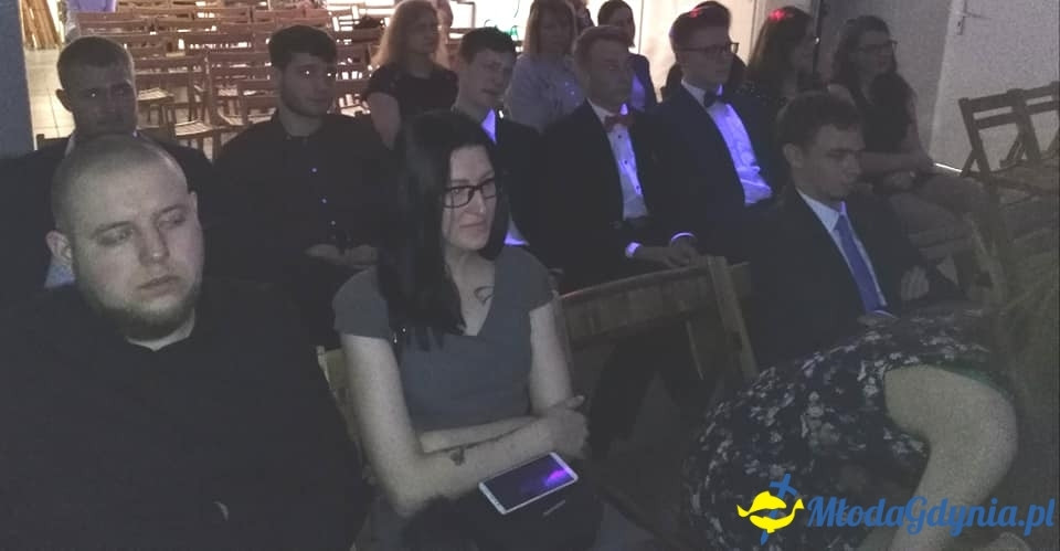 CKZiU nr 2 - Uroczyste chwile z pożegnania maturzystów 2019