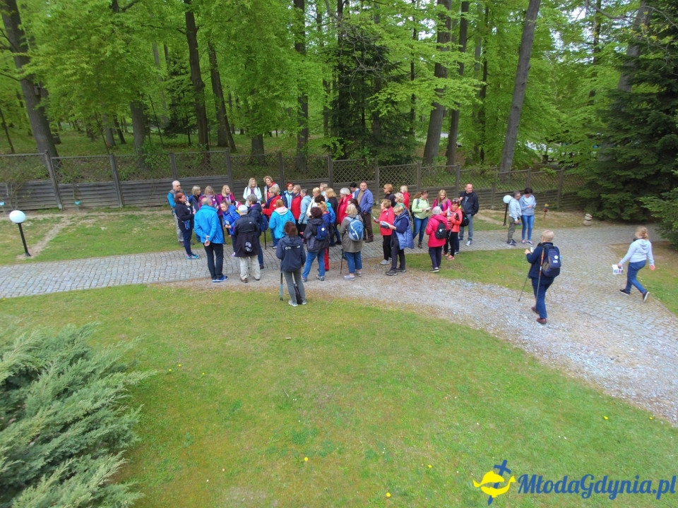 Wycieczka PTTK Klubu Turystycznego Wybrzeże do Arboretum w Wirtach