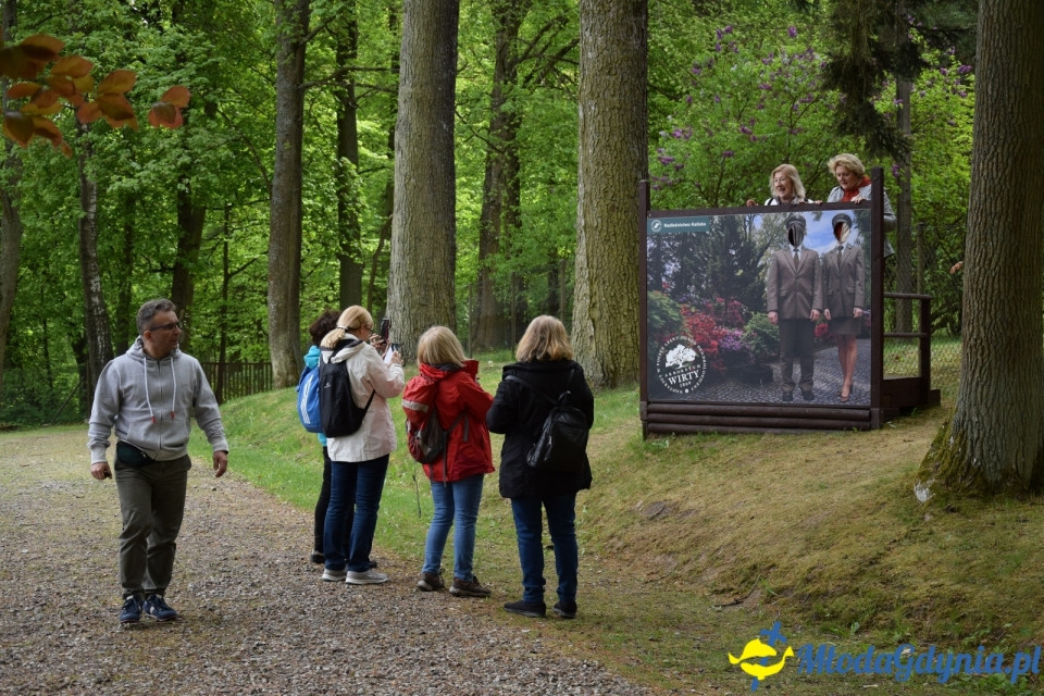 Wycieczka PTTK Klubu Turystycznego Wybrzeże do Arboretum w Wirtach