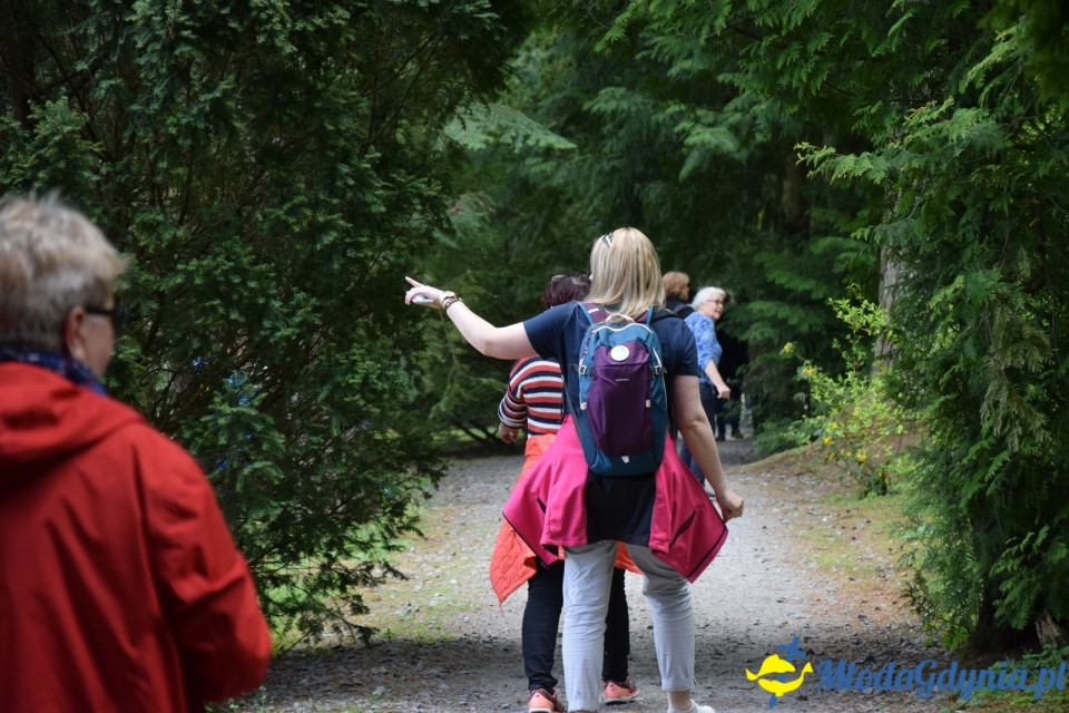 Wycieczka PTTK Klubu Turystycznego Wybrzeże do Arboretum w Wirtach