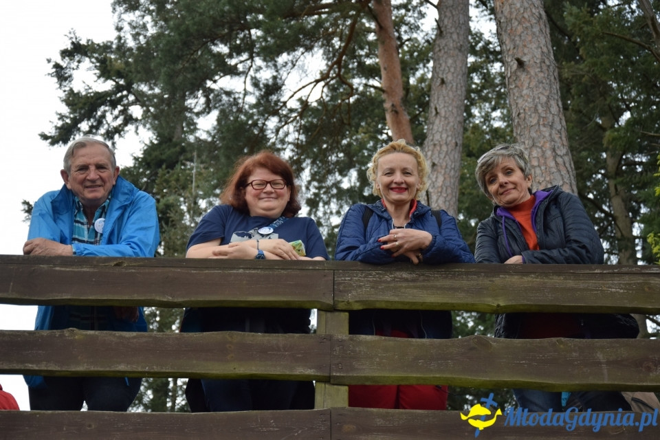 Wycieczka PTTK Klubu Turystycznego Wybrzeże do Arboretum w Wirtach