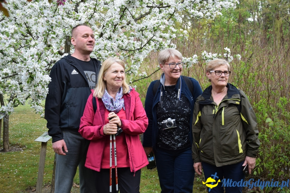 Wycieczka PTTK Klubu Turystycznego Wybrzeże do Arboretum w Wirtach