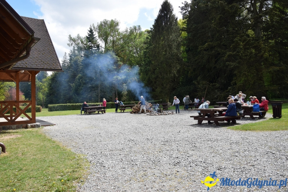 Wycieczka PTTK Klubu Turystycznego Wybrzeże do Arboretum w Wirtach