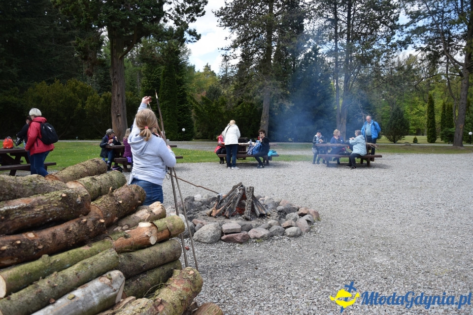 Wycieczka PTTK Klubu Turystycznego Wybrzeże do Arboretum w Wirtach