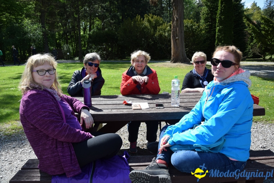 Wycieczka PTTK Klubu Turystycznego Wybrzeże do Arboretum w Wirtach