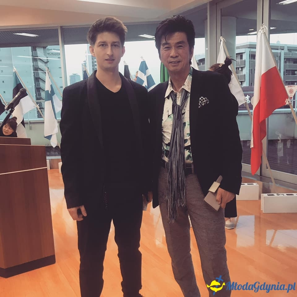 Mateusz Kępka Wicemistrzem świata we fryzjerstwie wieczorowym - Japonia 2019