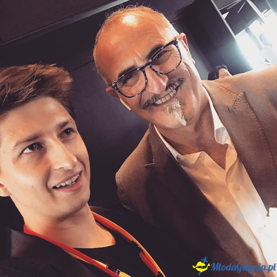 Mateusz Kępka Wicemistrzem świata we fryzjerstwie wieczorowym - Japonia 2019