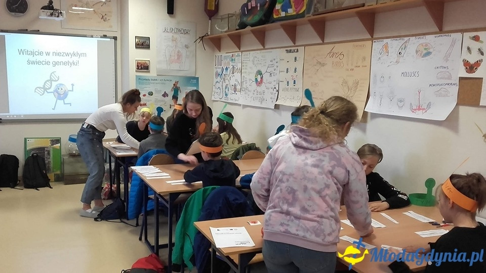 X LO - uczniowie prowadzą lekcje