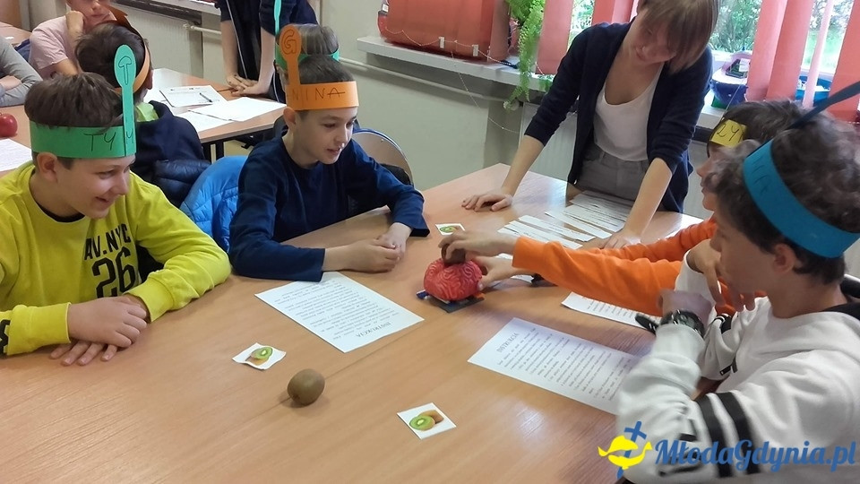 X LO - uczniowie prowadzą lekcje