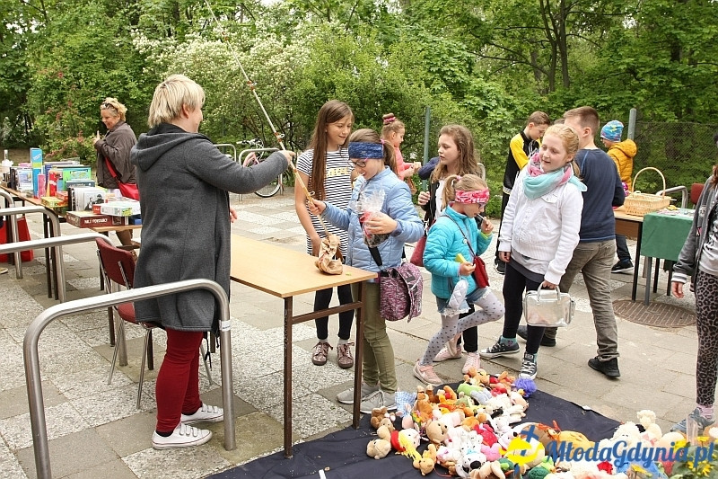 SP 51 - otwarcie boiska i festyn