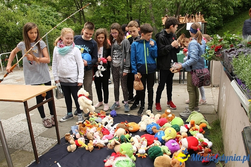 SP 51 - otwarcie boiska i festyn