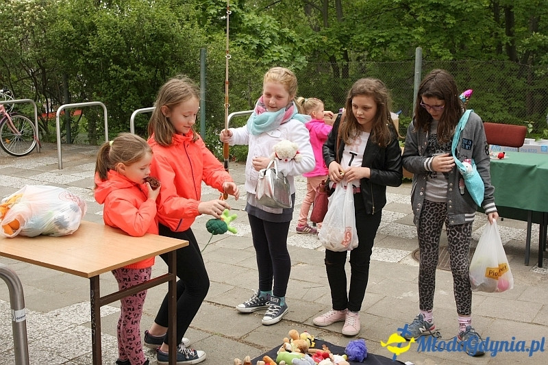 SP 51 - otwarcie boiska i festyn