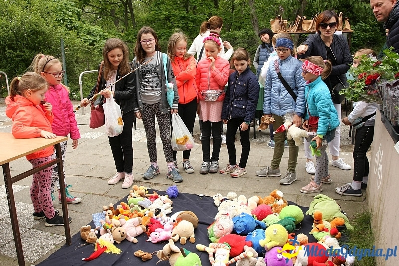 SP 51 - otwarcie boiska i festyn