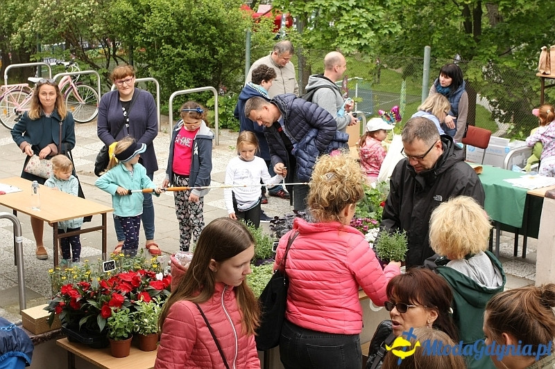 SP 51 - otwarcie boiska i festyn