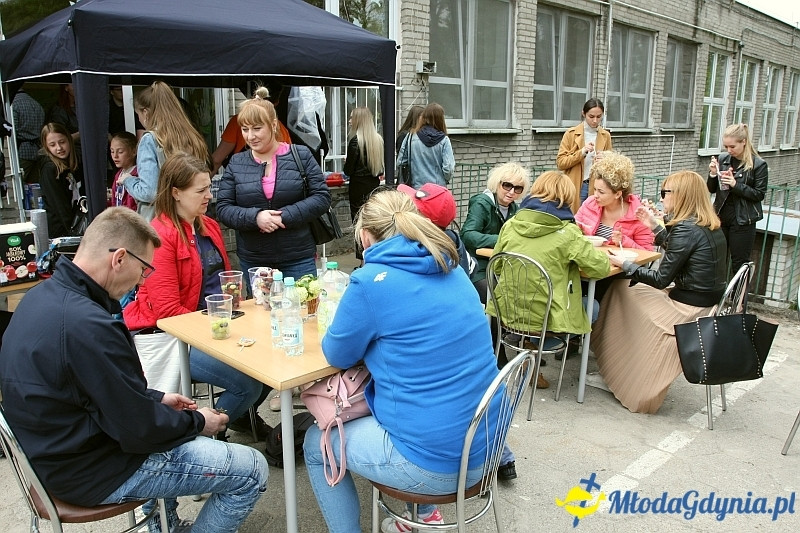 SP 51 - otwarcie boiska i festyn