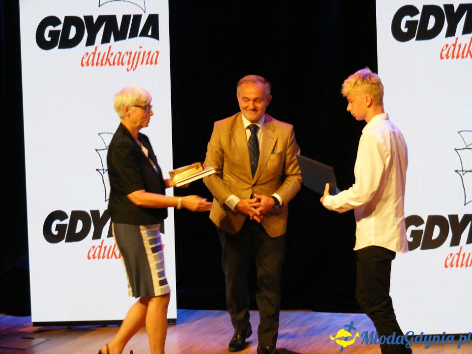 Wręczenie nagród najlepszym ośmioklasistom i absolwentom gimnazjów 19.06.2019