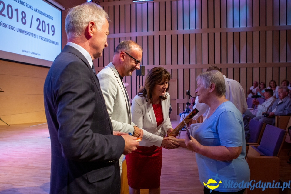 Studenci ? seniorzy zakończyli 15. rok akademicki