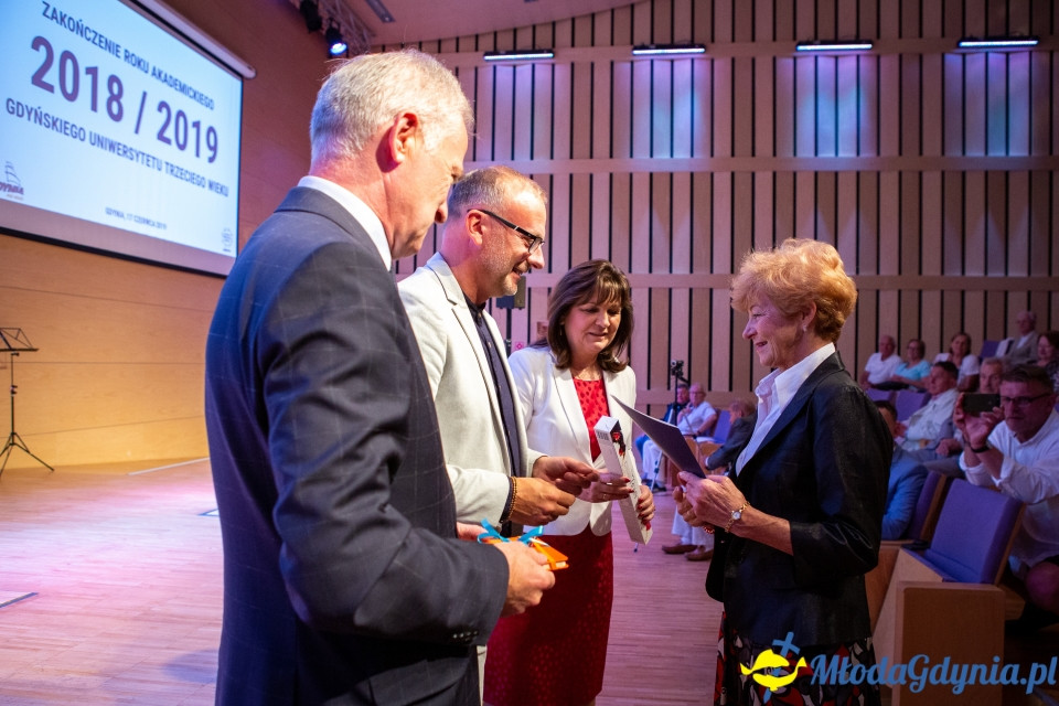 Studenci ? seniorzy zakończyli 15. rok akademicki