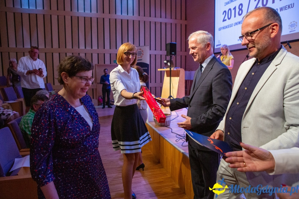 Studenci ? seniorzy zakończyli 15. rok akademicki