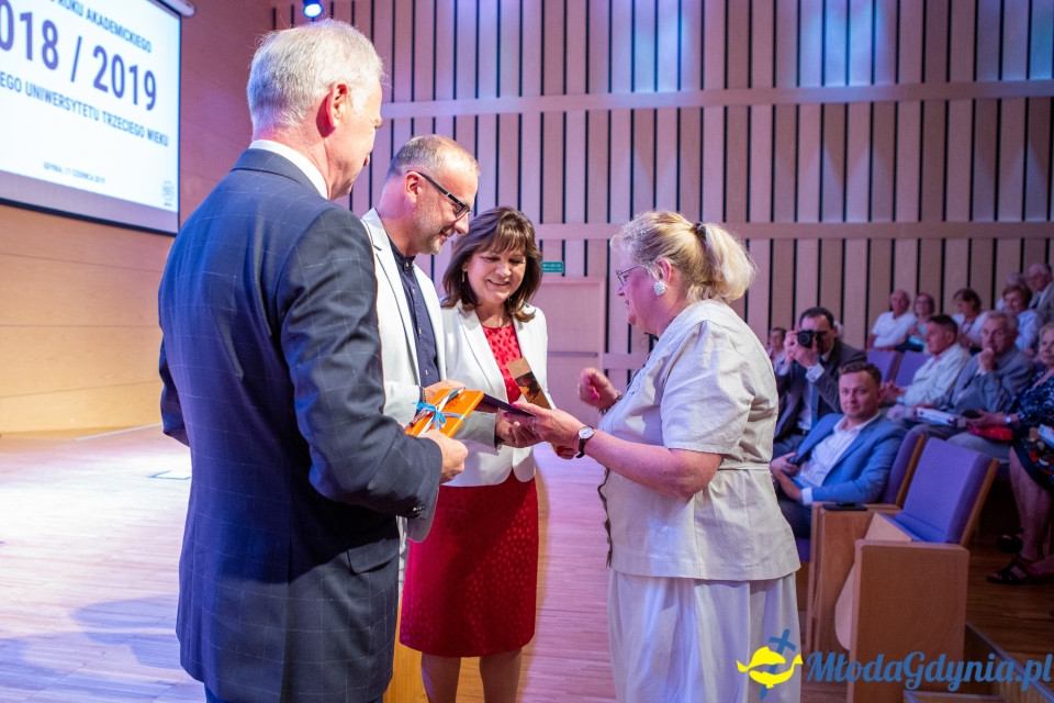 Studenci ? seniorzy zakończyli 15. rok akademicki