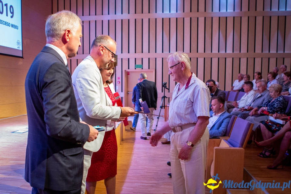 Studenci ? seniorzy zakończyli 15. rok akademicki