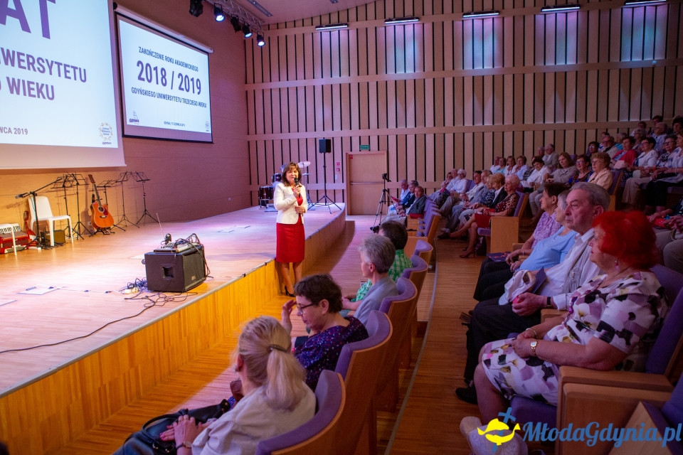 Studenci ? seniorzy zakończyli 15. rok akademicki