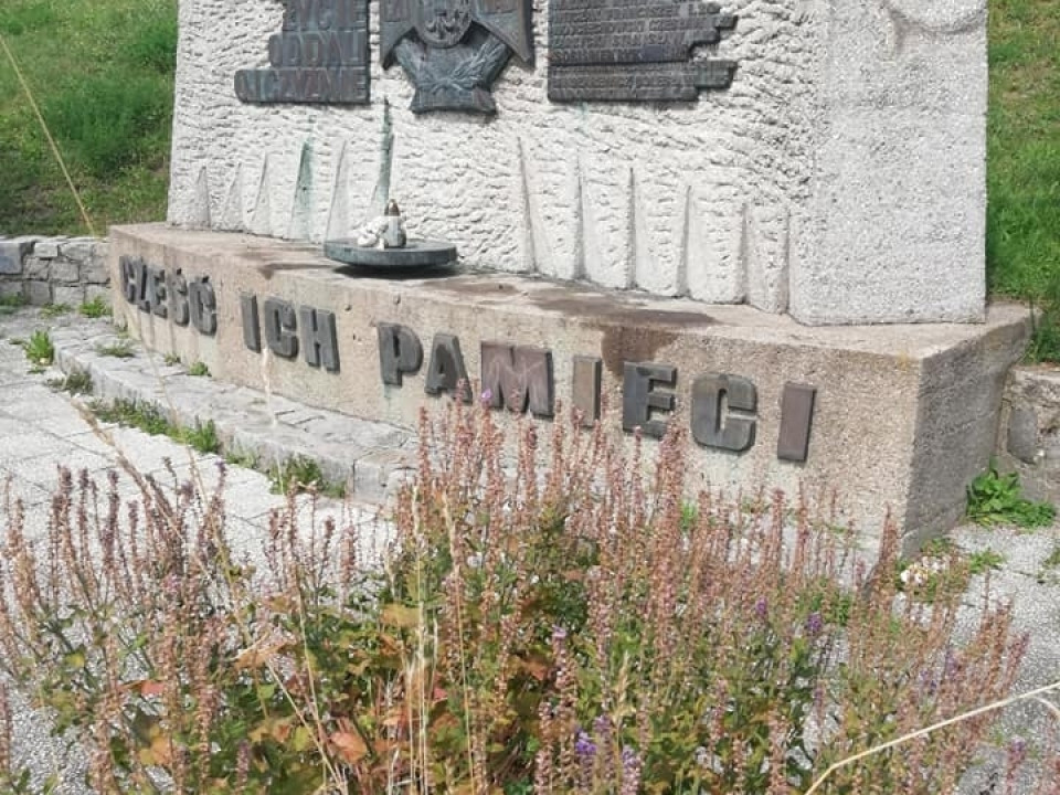 Pomnik rozstrzelanych harcerzy na Obłużu