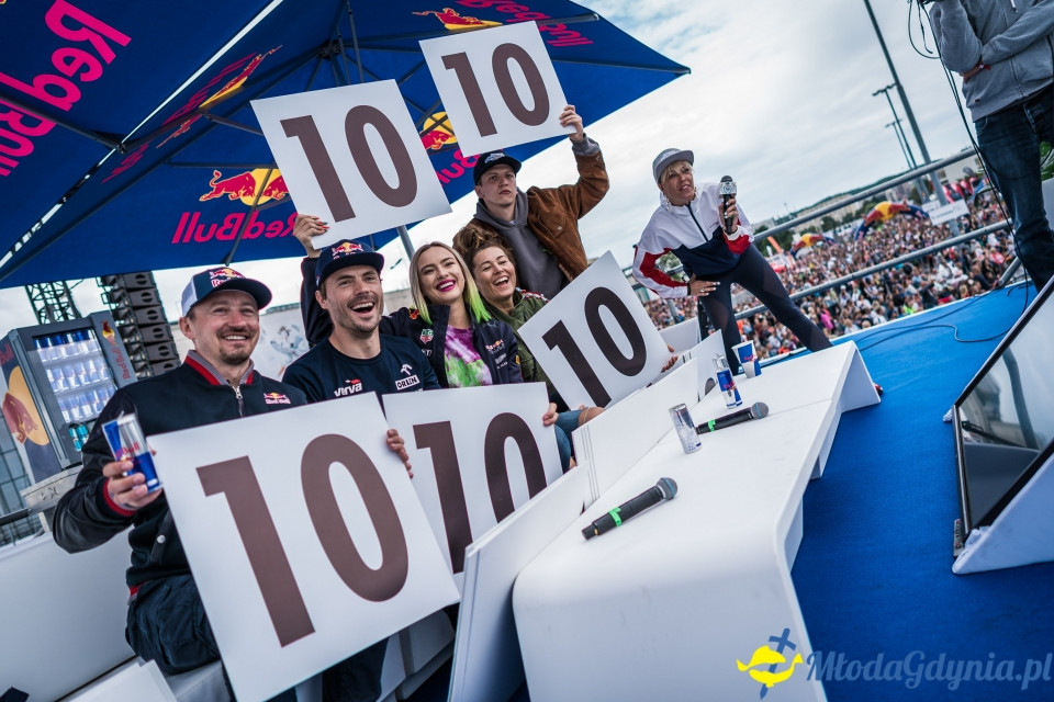 Gdyński Smog Wawelski mistrzem Konkursu Lotów Red Bull
