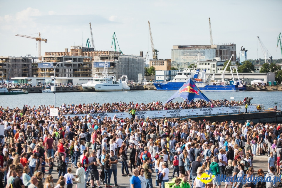 Gdyński Smog Wawelski mistrzem Konkursu Lotów Red Bull