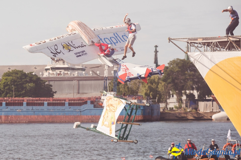 Gdyński Smog Wawelski mistrzem Konkursu Lotów Red Bull