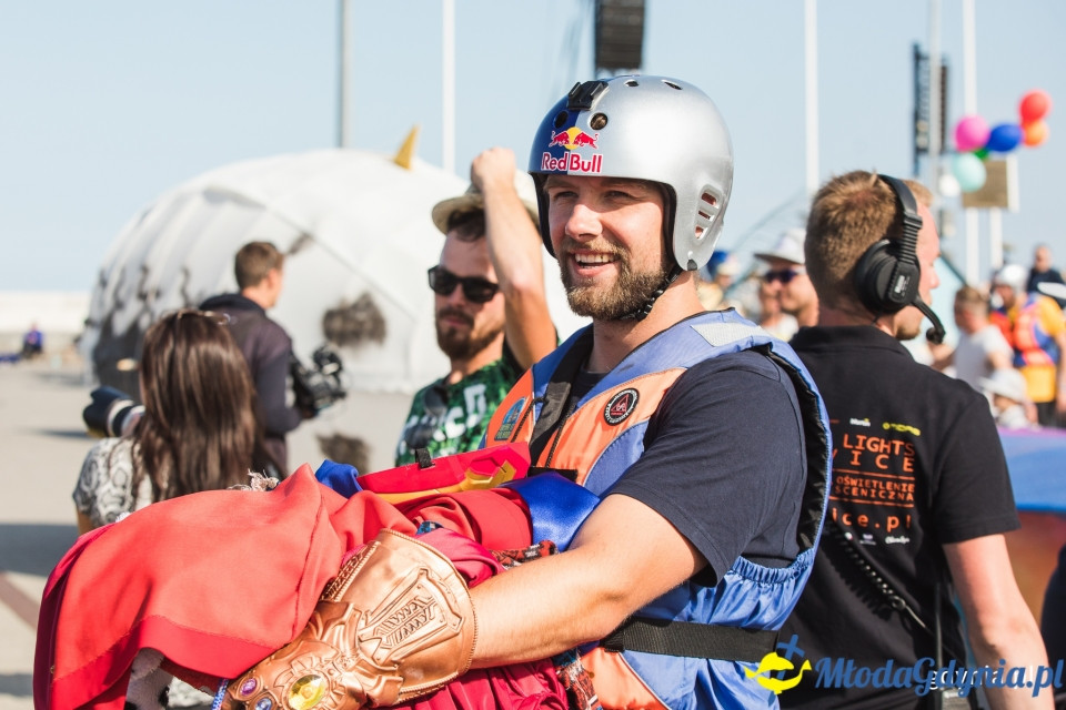 Gdyński Smog Wawelski mistrzem Konkursu Lotów Red Bull