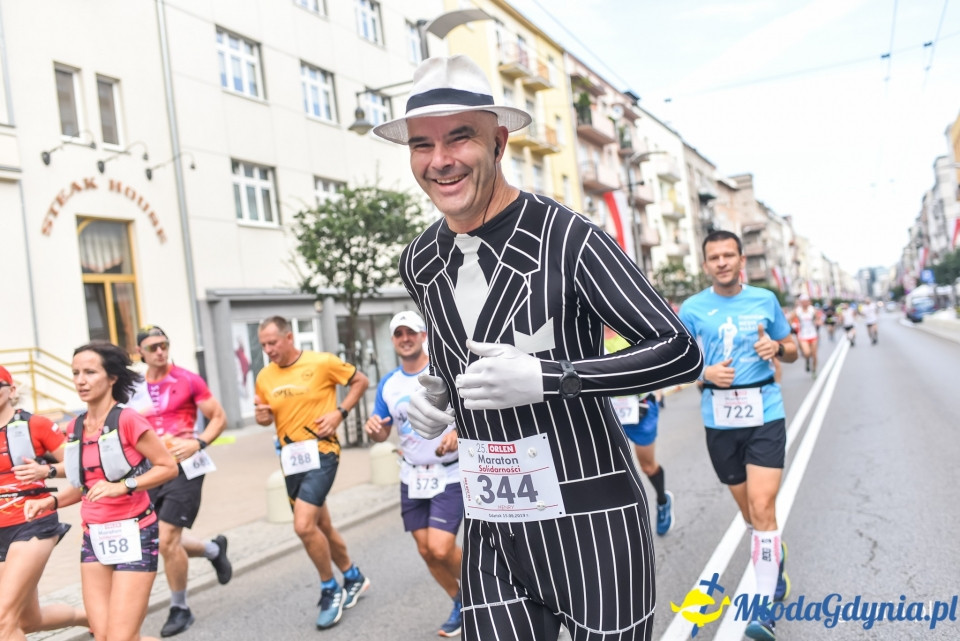 Maraton Solidarności przebiegł ulicami Gdyni