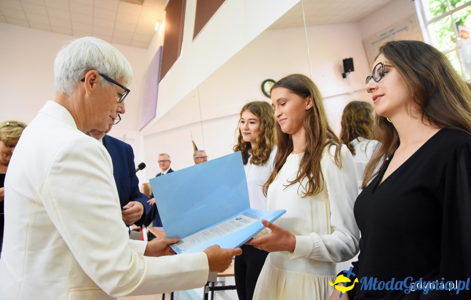 Absolwentki III LO wśród najlepszych maturzystek na świecie