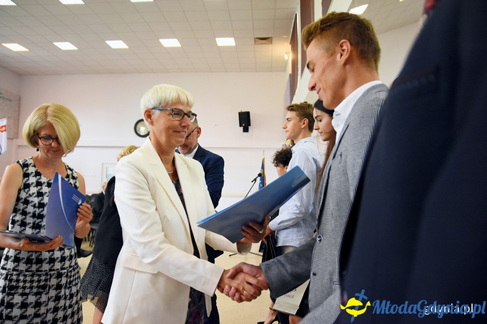 Absolwentki III LO wśród najlepszych maturzystek na świecie