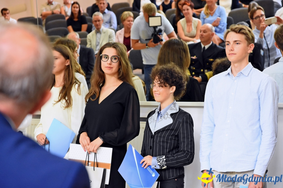 Absolwentki III LO wśród najlepszych maturzystek na świecie