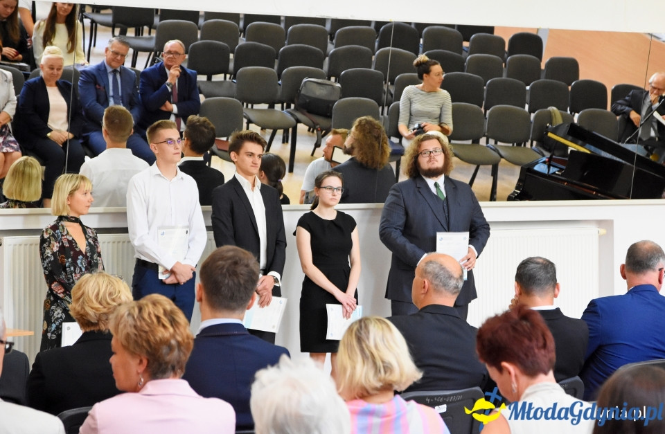 Absolwentki III LO wśród najlepszych maturzystek na świecie