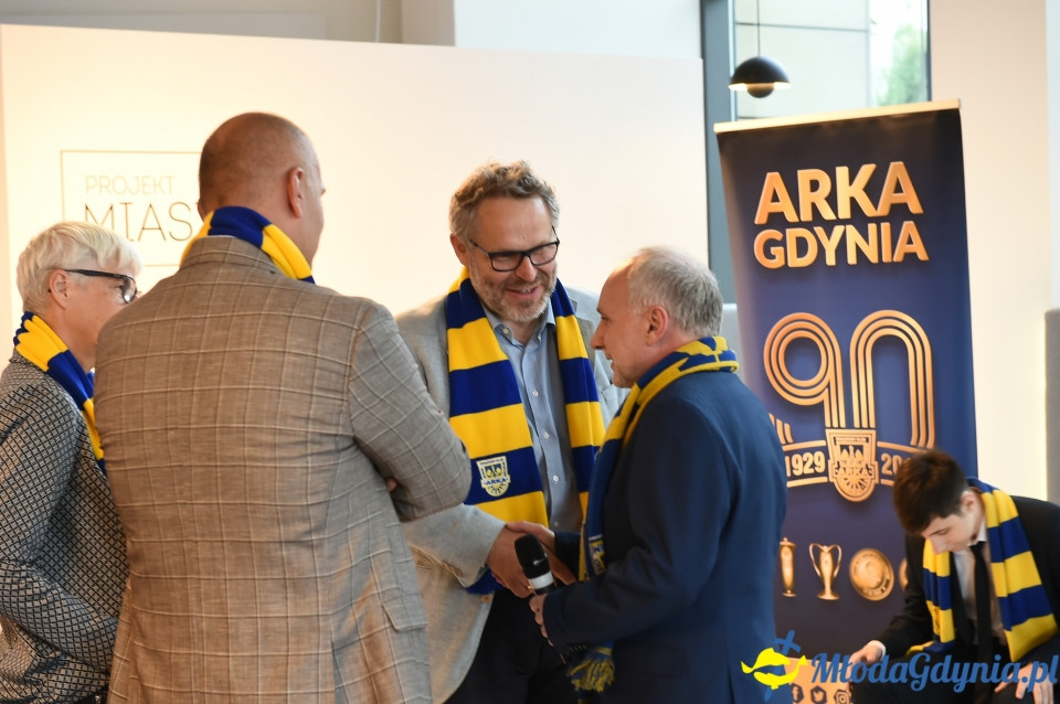 90 lat na żółto i na niebiesko