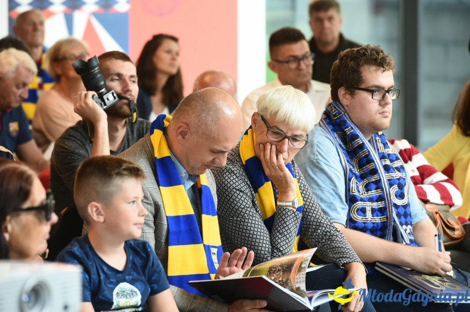 90 lat na żółto i na niebiesko