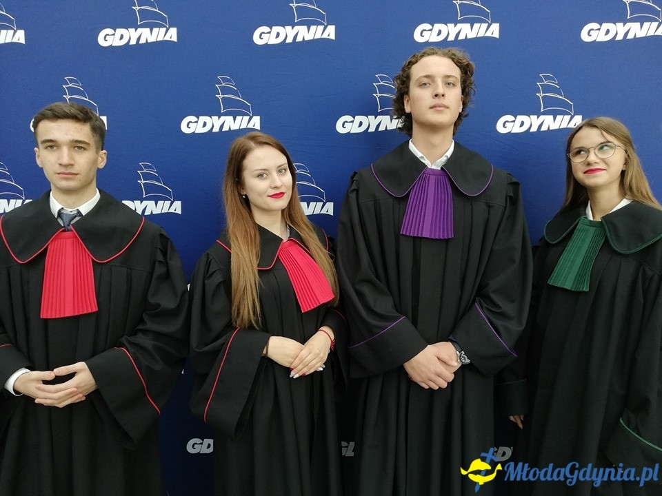 II LO prezentacja Międzynarodowych Zawodów Prawniczych