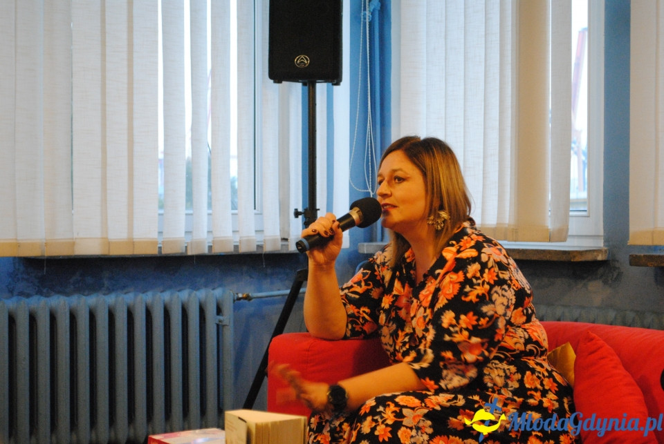 Spotkanie autorskie z Magdaleną Witkiewicz w Bibliotece Obłuże - 27.09.2019
