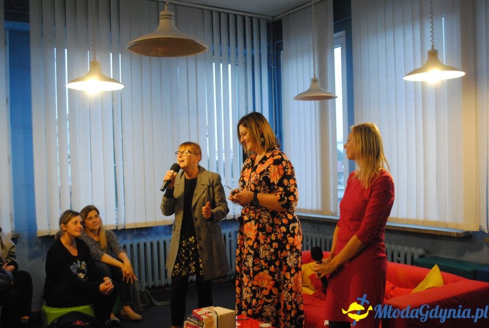 Spotkanie autorskie z Magdaleną Witkiewicz w Bibliotece Obłuże - 27.09.2019