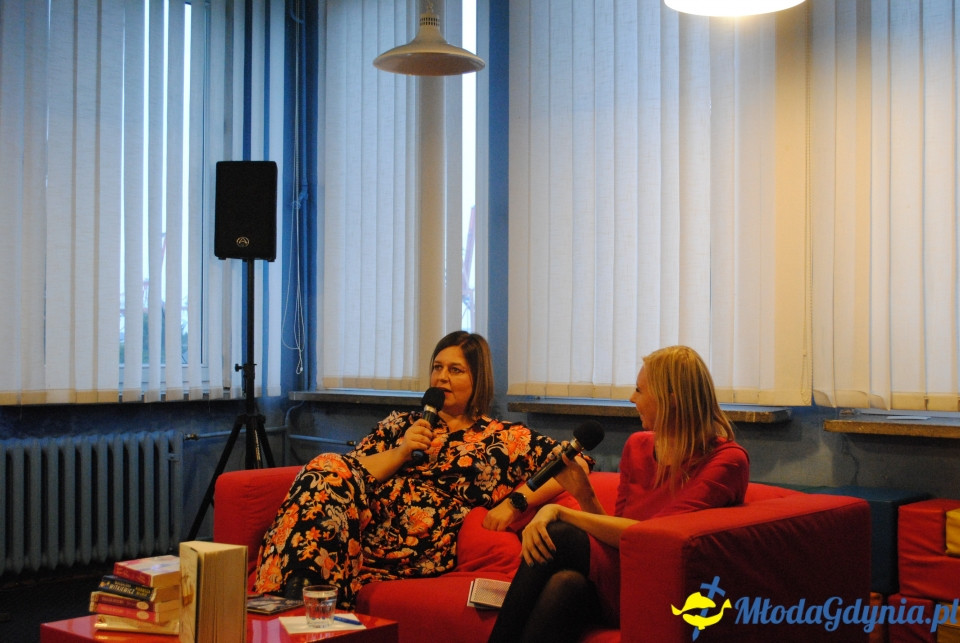 Spotkanie autorskie z Magdaleną Witkiewicz w Bibliotece Obłuże - 27.09.2019