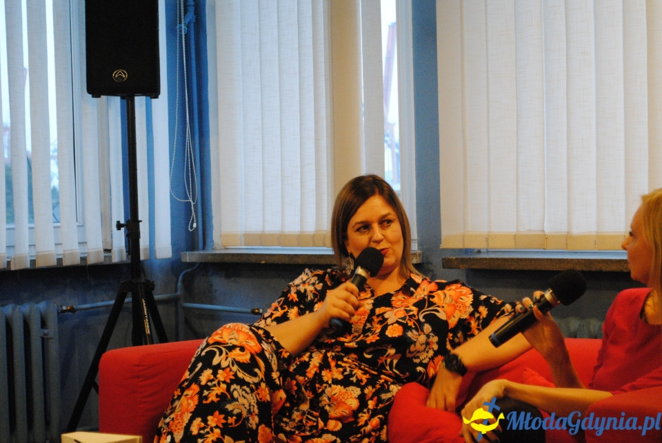 Spotkanie autorskie z Magdaleną Witkiewicz w Bibliotece Obłuże - 27.09.2019