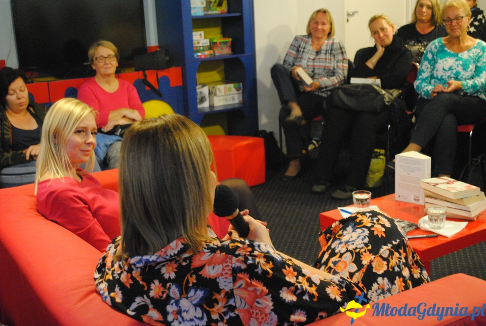 Spotkanie autorskie z Magdaleną Witkiewicz w Bibliotece Obłuże - 27.09.2019