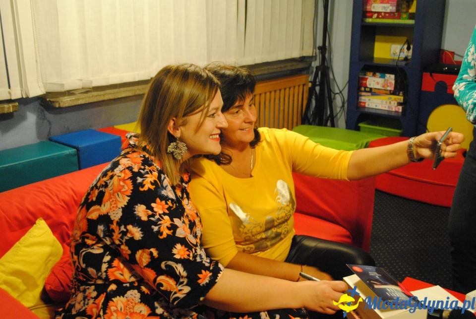 Spotkanie autorskie z Magdaleną Witkiewicz w Bibliotece Obłuże - 27.09.2019